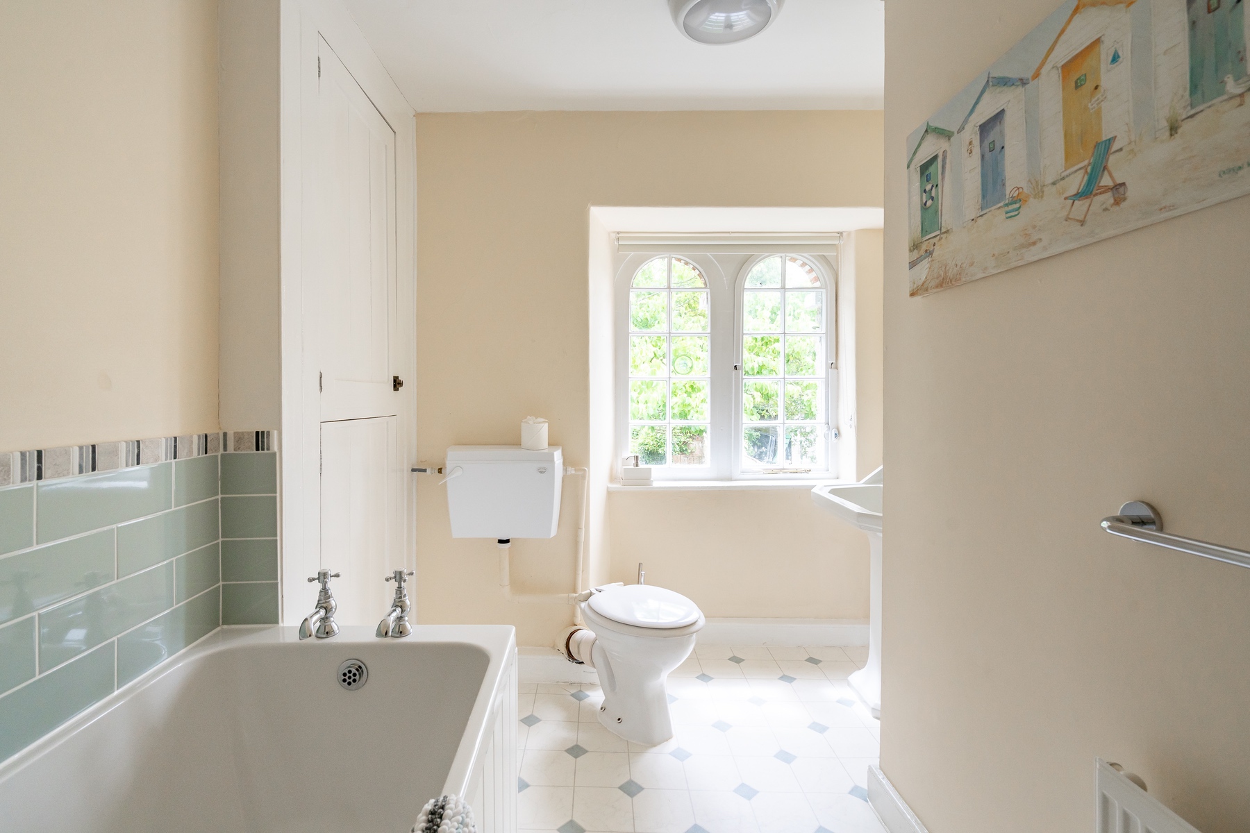 Gardeners Cottage Upstairs Bathroom 1